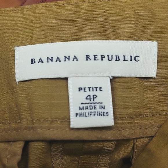 Banana Republic skirt in size 4 petite - Picture 6 of 7